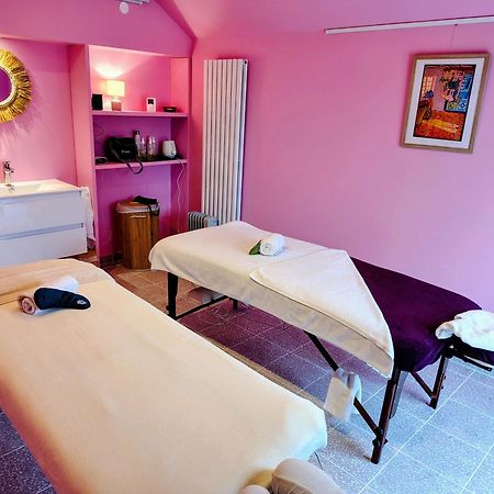 Le Spa Est Dans Le Pre Trigueres Extérieur photo