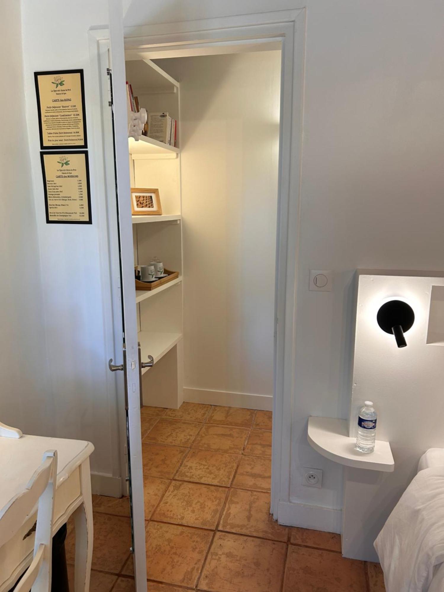 Le Spa Est Dans Le Pre Trigueres Extérieur photo