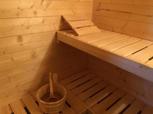 Le Spa Est Dans Le Pre Trigueres Extérieur photo