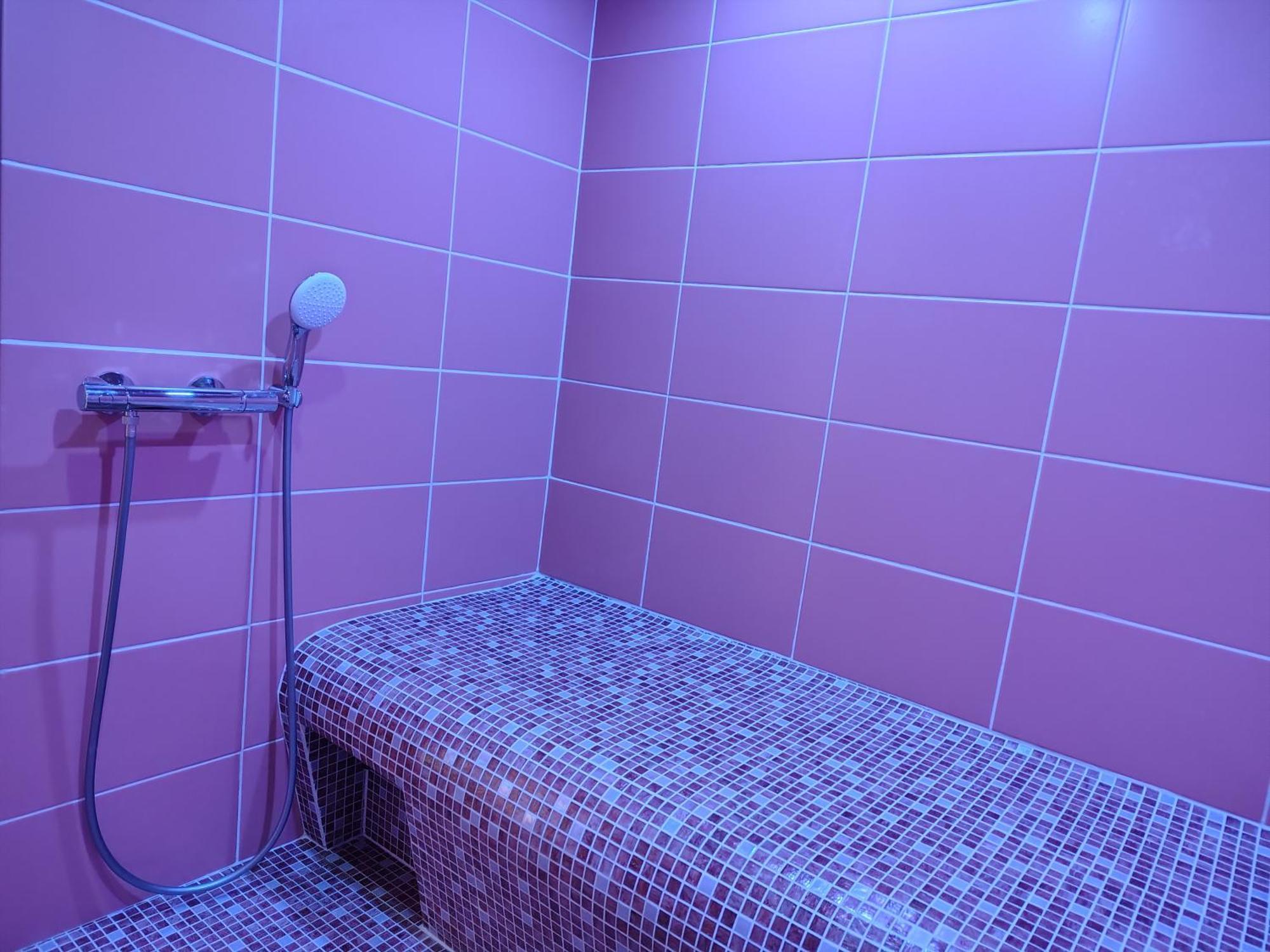 Le Spa Est Dans Le Pre Trigueres Extérieur photo